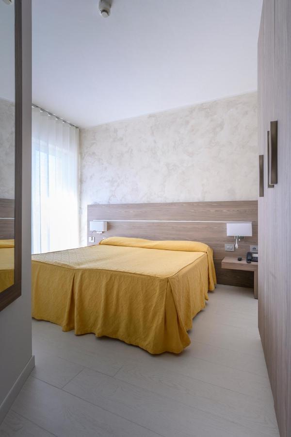 Hotel Capri 3 Stelle Superior ليدو دي يسولو المظهر الخارجي الصورة